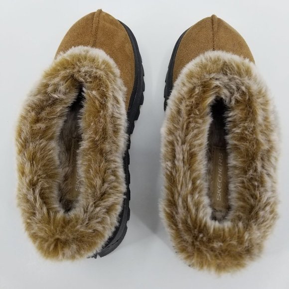 Skechers Women's Tan Fur-Lined Clogs - Picture 8 of 11